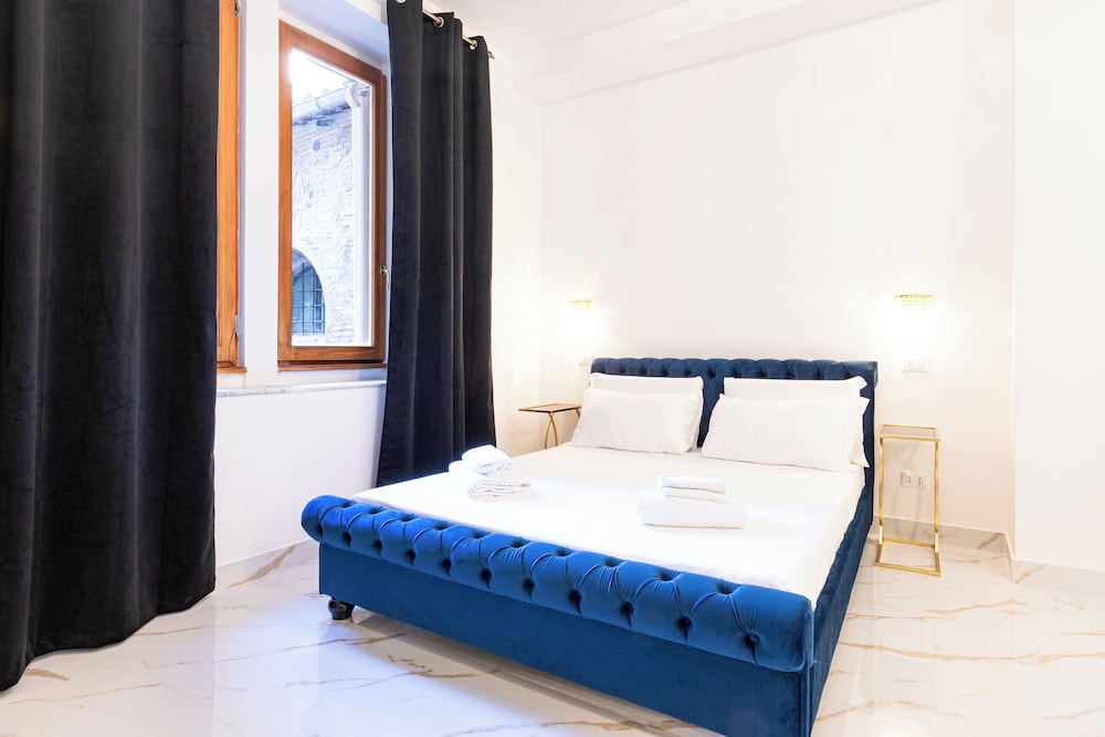 DELUXE, SUITE