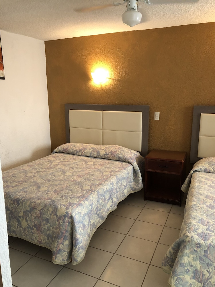 Hotel Del Conde 17/38