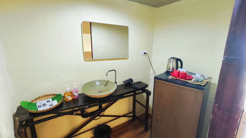 Paree Hut Resort Koh Sichang 42/43