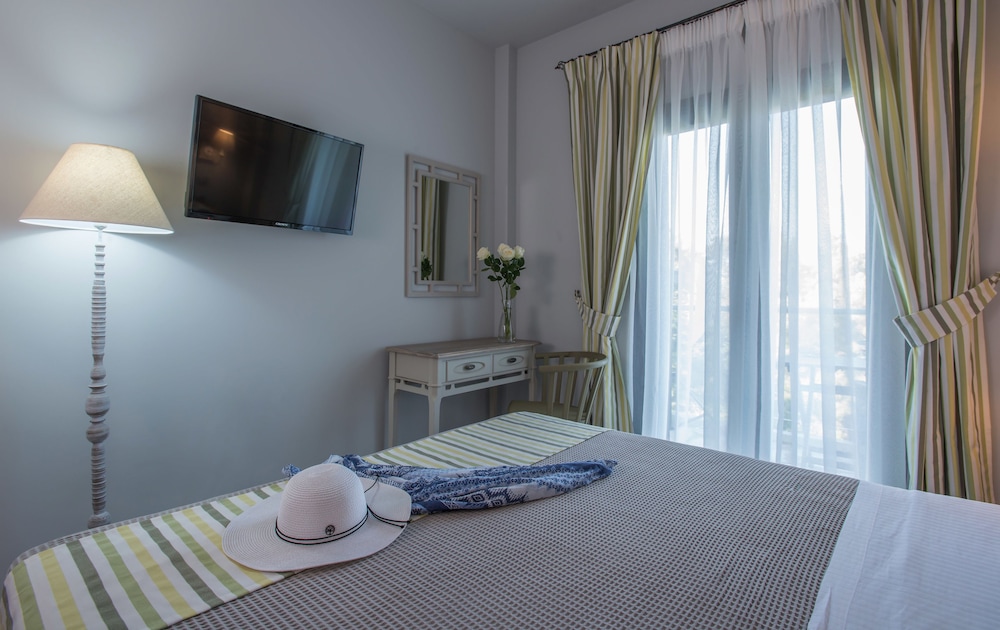 Mirabilia Boutique Hotel 25/86