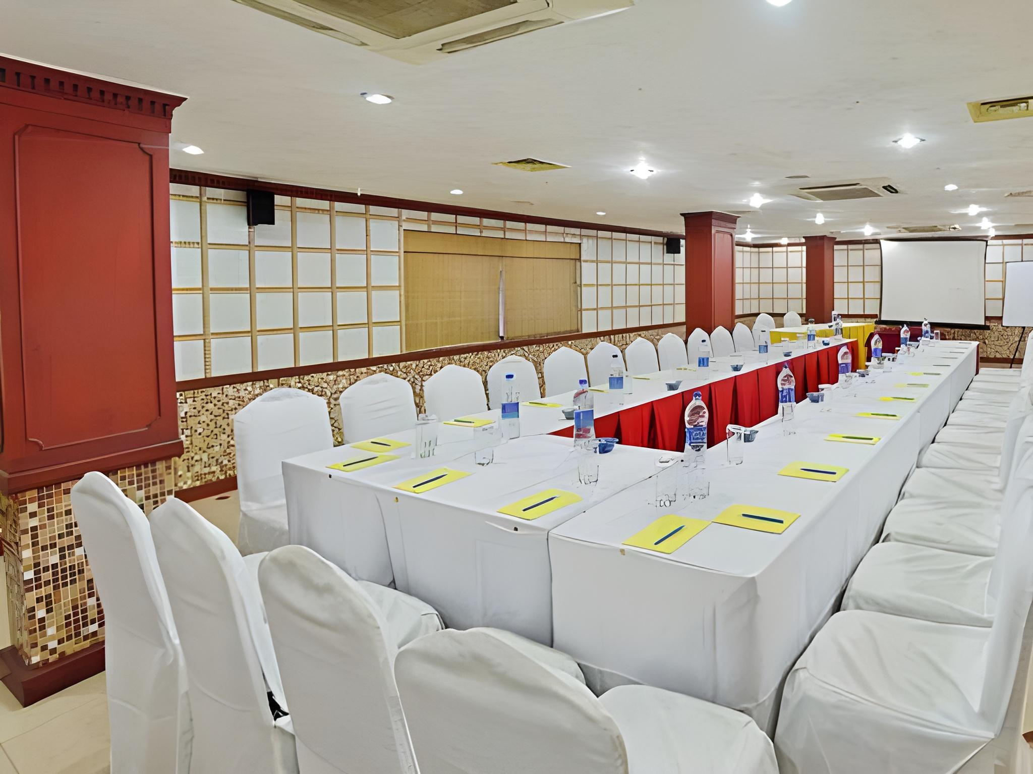 HOTEL CHANDRA PARK 25/42