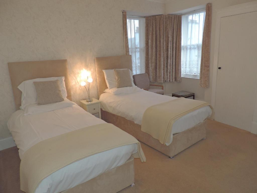 Waverley Hotel 1/13