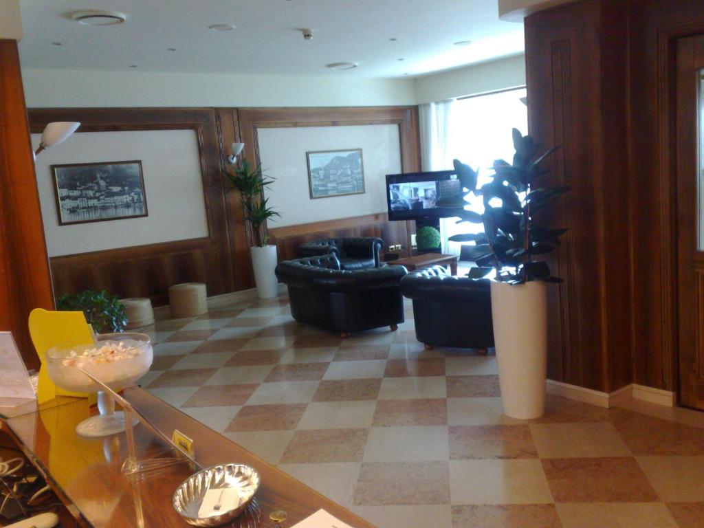 Hotel Continental Lovere 3/32