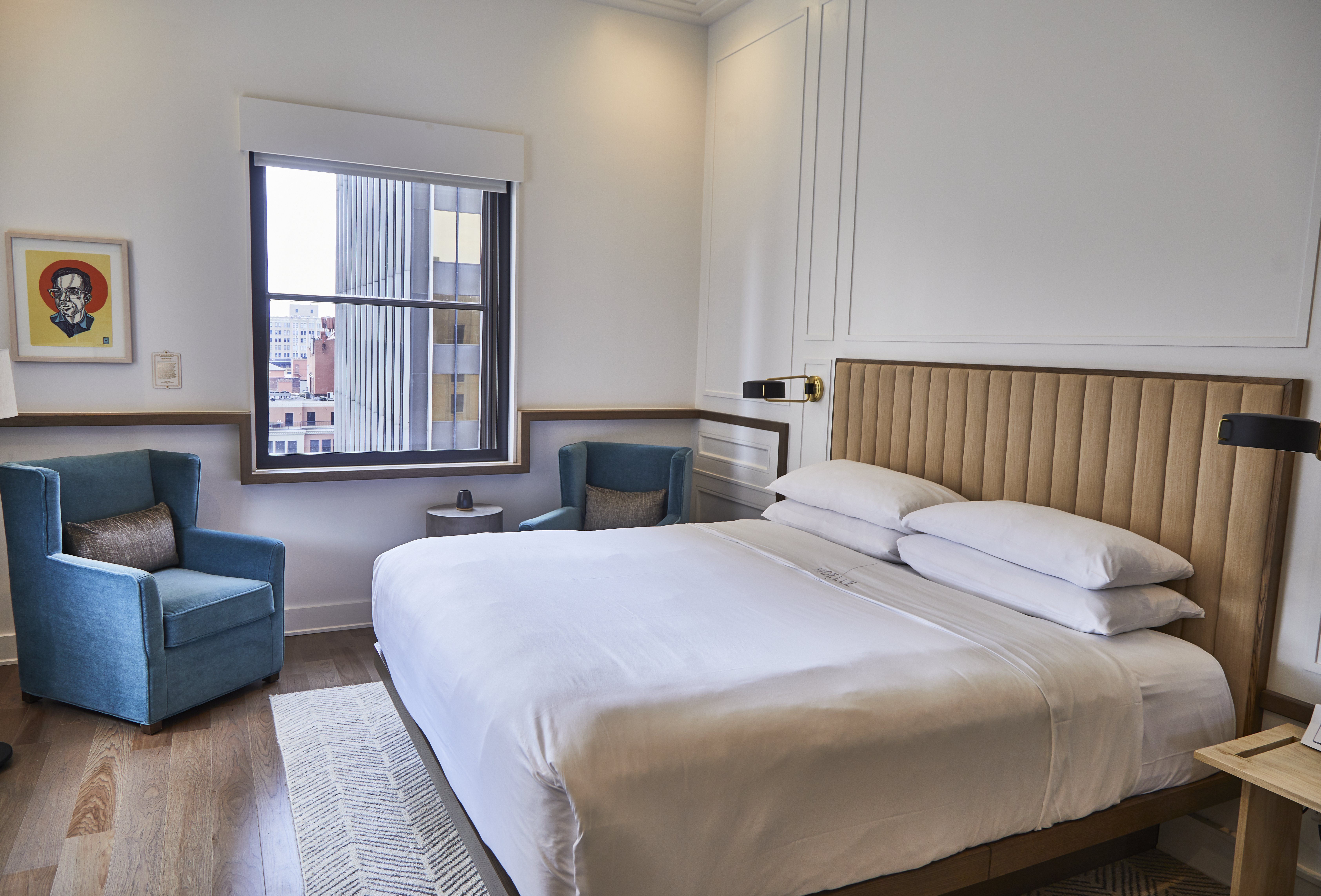 SIGNATURE, SUITE, KING BED