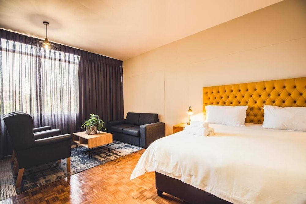 Hotel 224 14/83