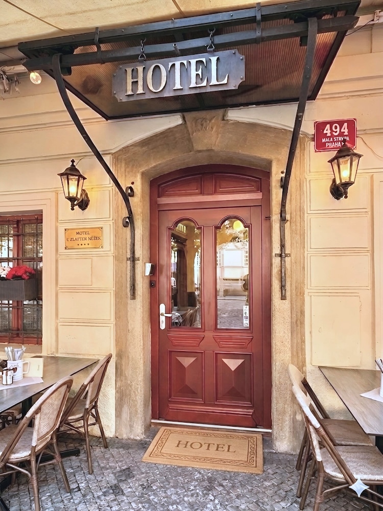 Hotel U Zlatych Nuzek 10/71