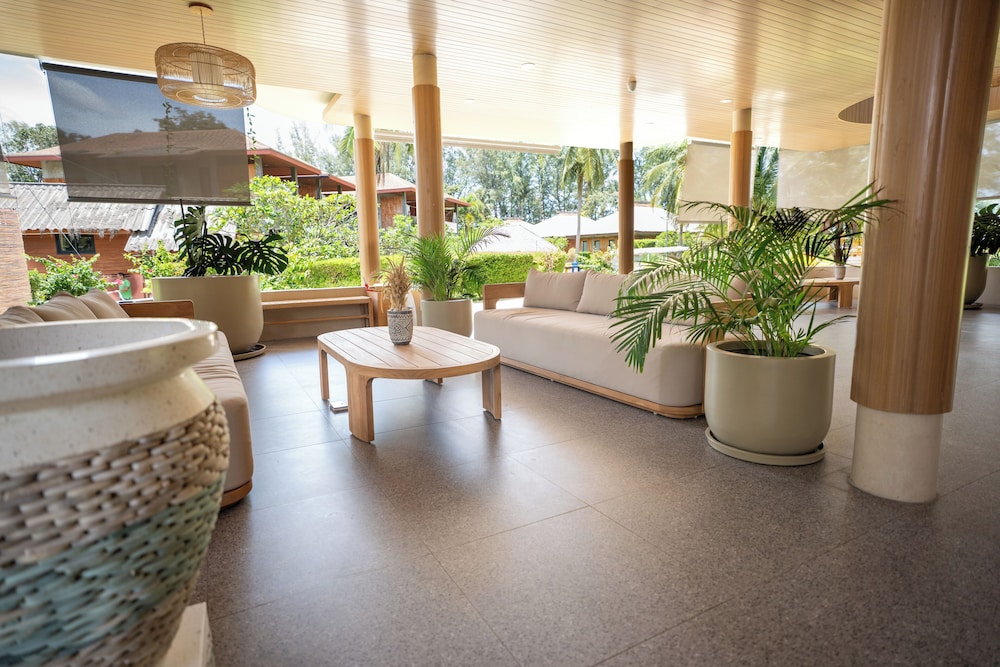 Long Beach Chalet 54/75