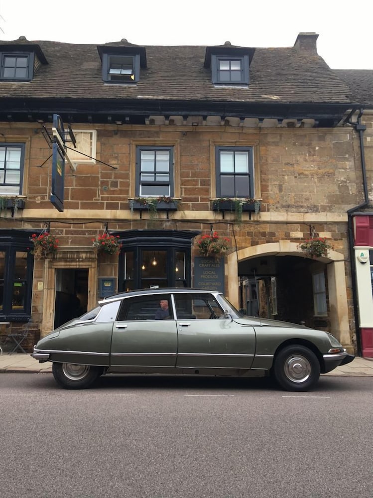 The Crown Inn 33/34