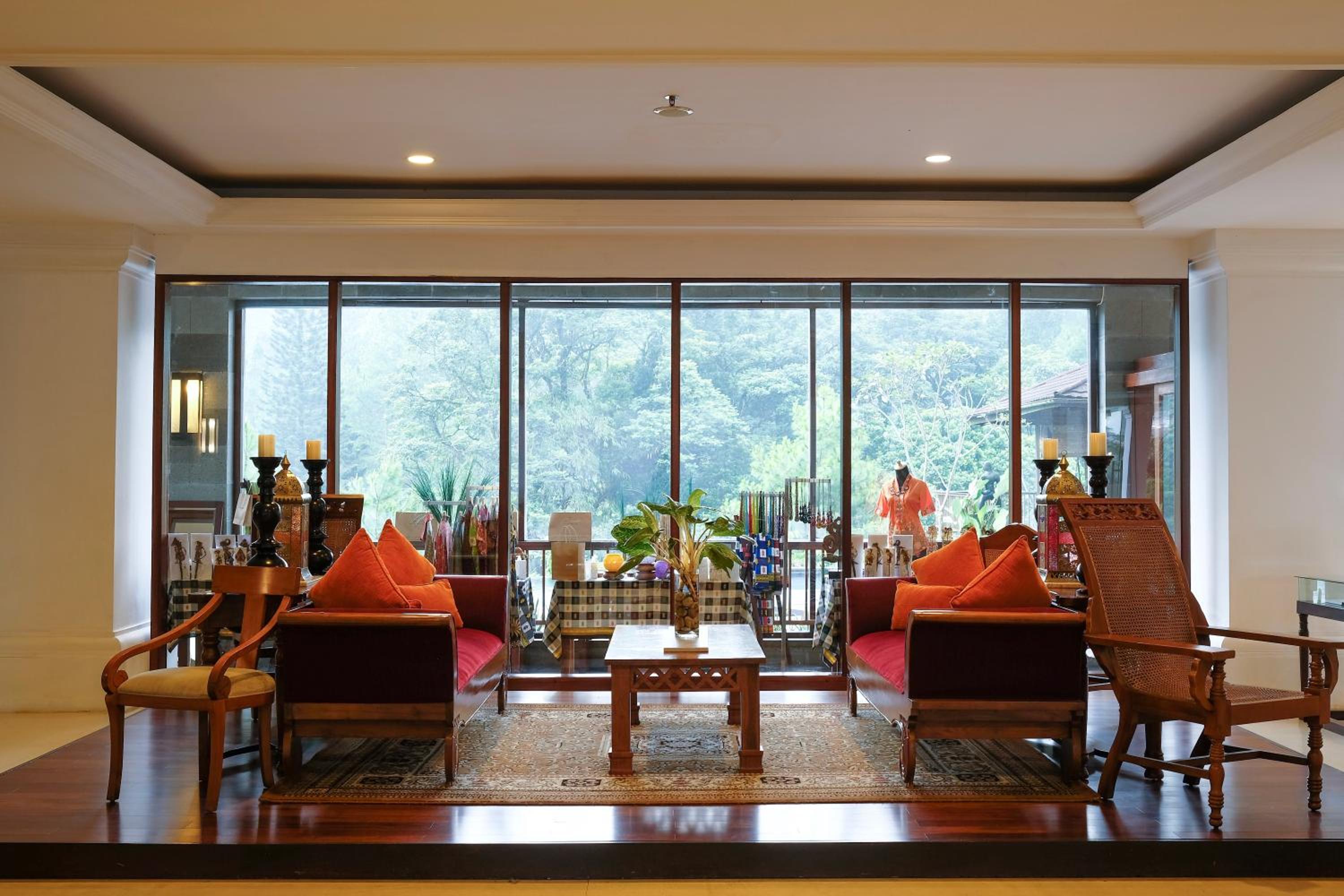 The Grand Hill Bistro Cafe Resort Hotel 40/57