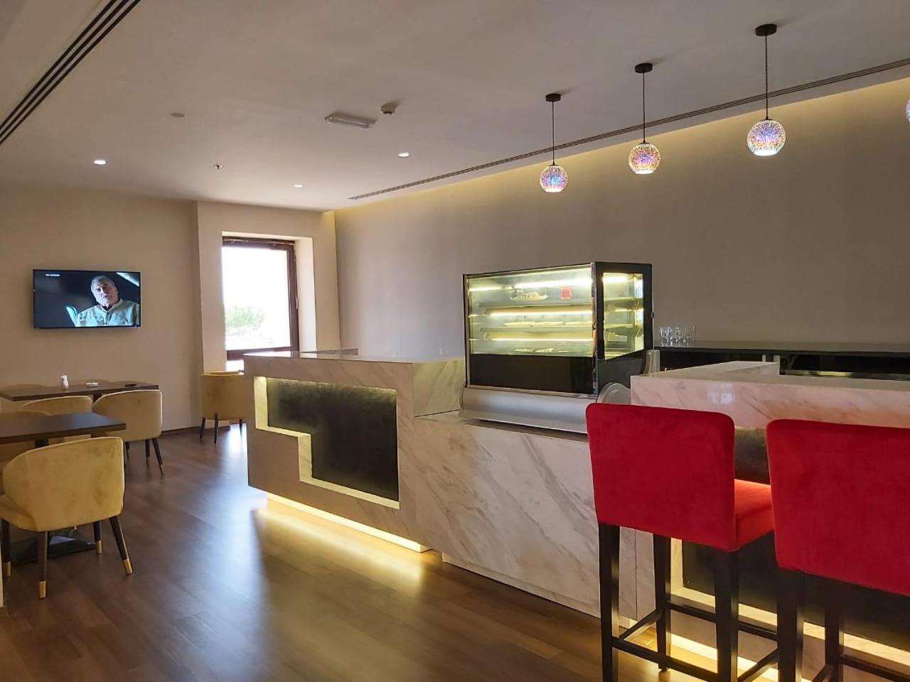 Basrah International Airport Hotel 56/76