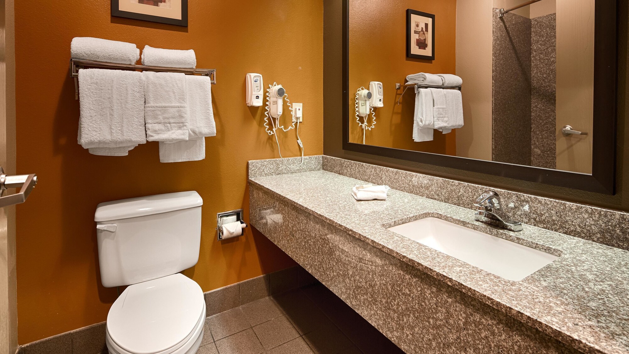 غرفة قياسية بسريرين كوين للمدخنين، Best Western Inn & Suites New Braunfels 6/7