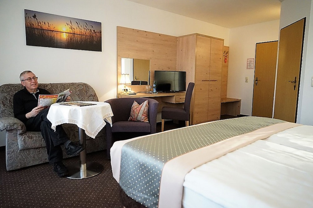 Hotel Zum Alten Forsthaus 7/18