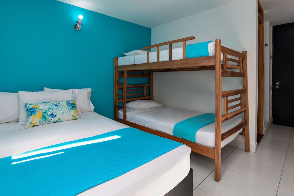 Hotel Taybo Beach 38/83