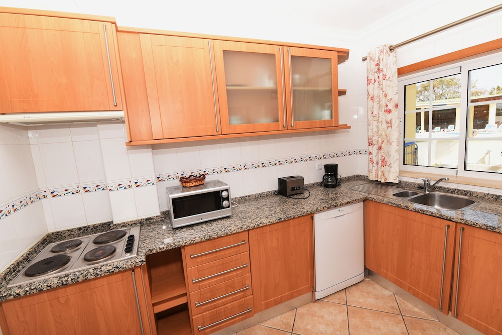 Praia Da Lota Resort Apartments 18/85