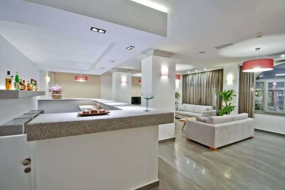 Xenia Hotel 4/50