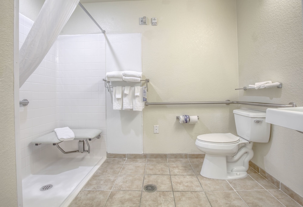 Microtel Inn & Suites by Wyndham Gulf Shores 59/64