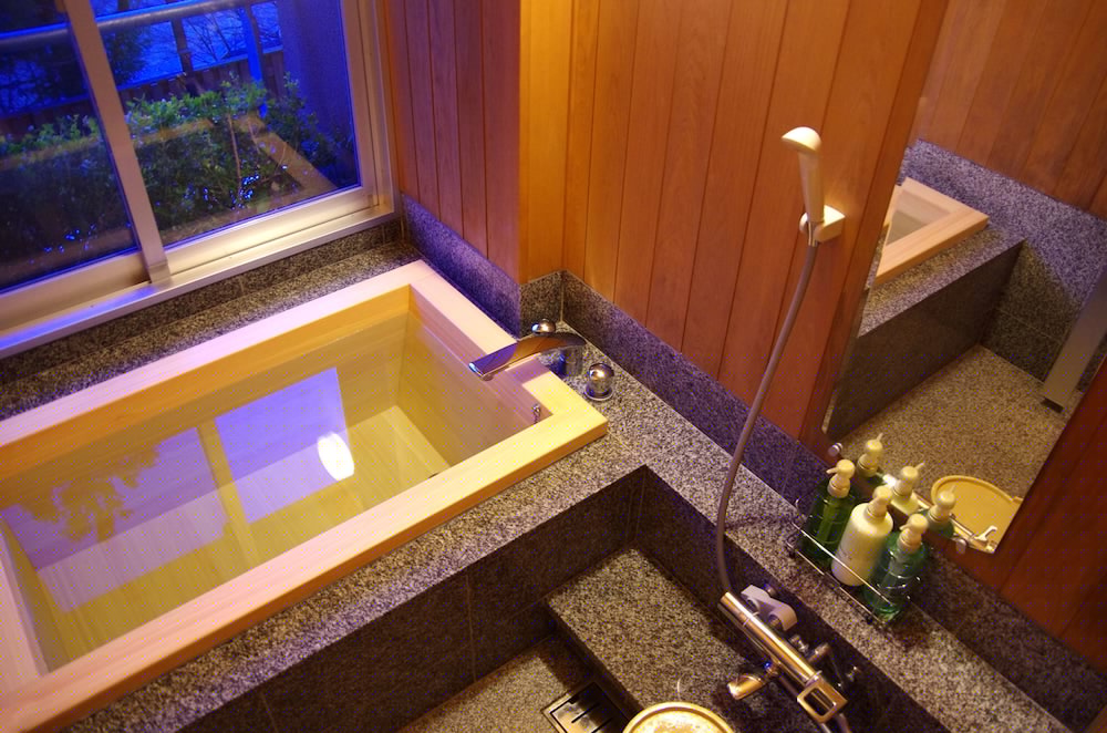 Gero Onsen Yukyunohana 50/50