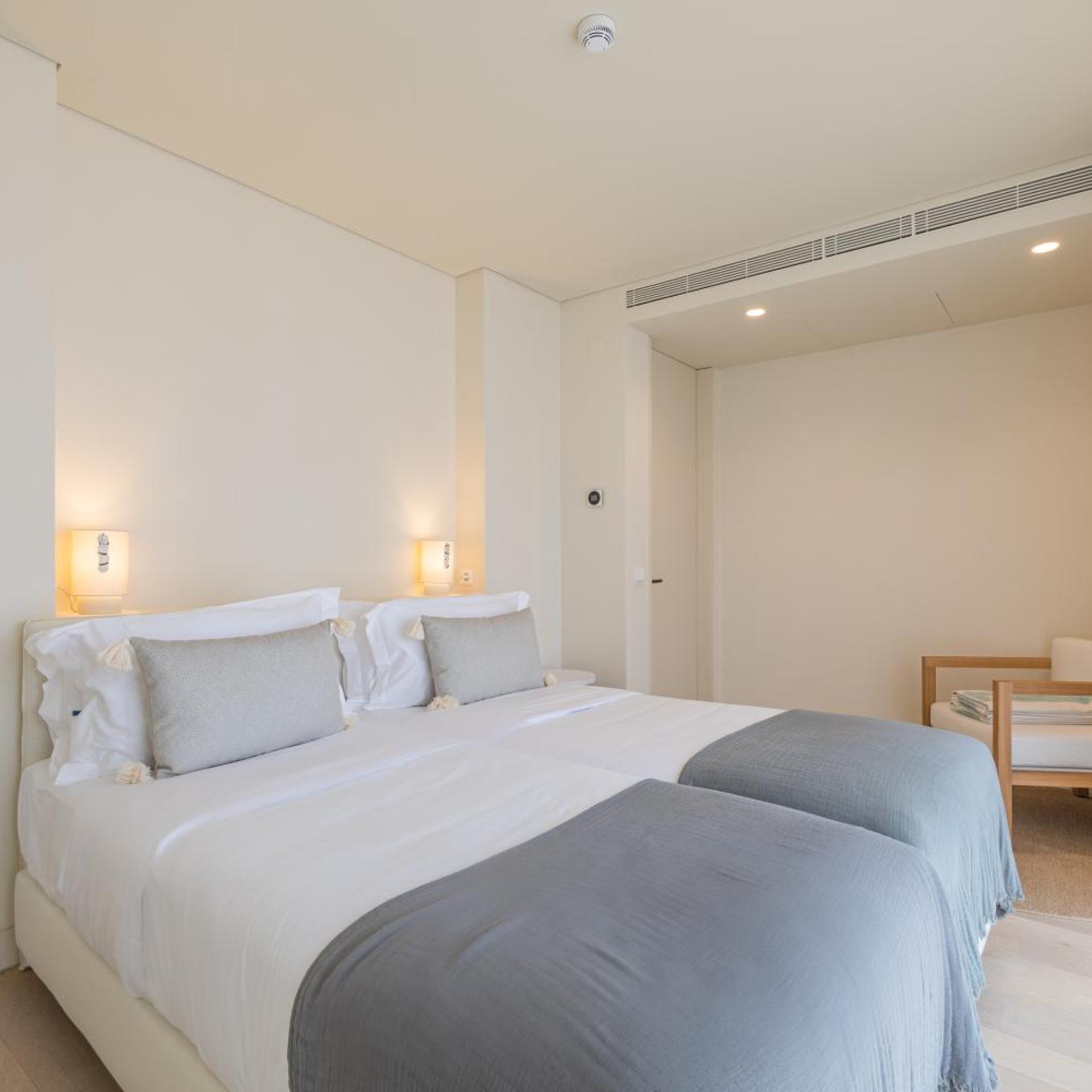 2 Bedrooms Apartment Superior