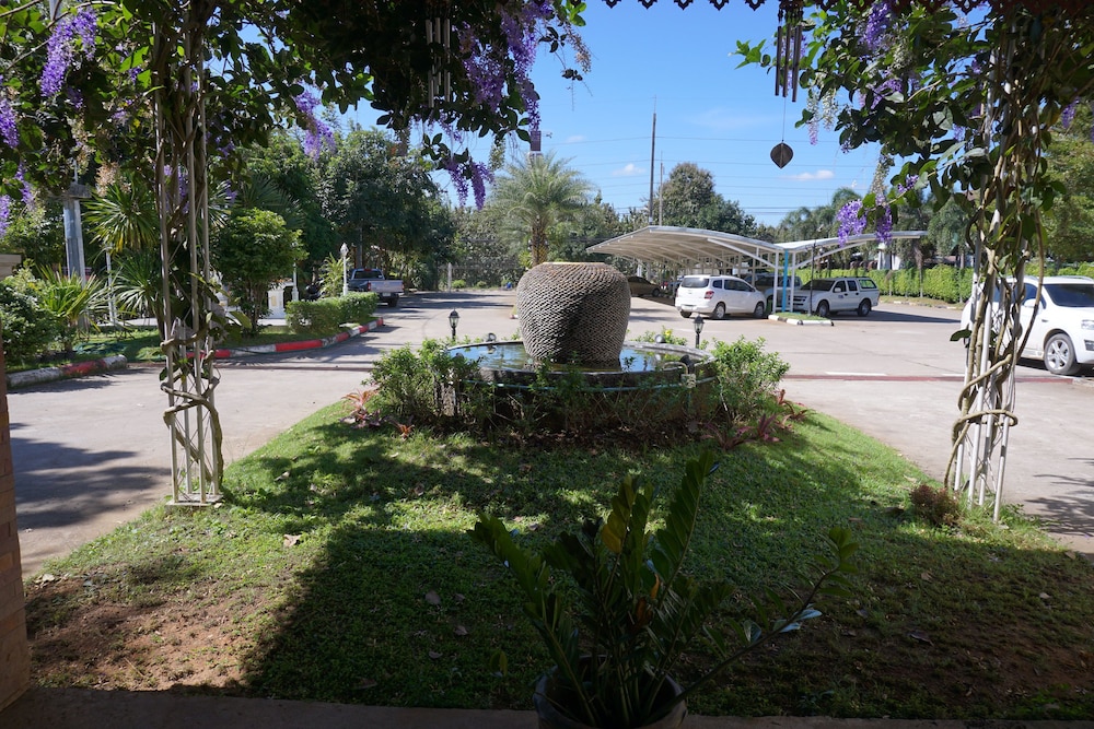 Kirimathani Hotel 35/38