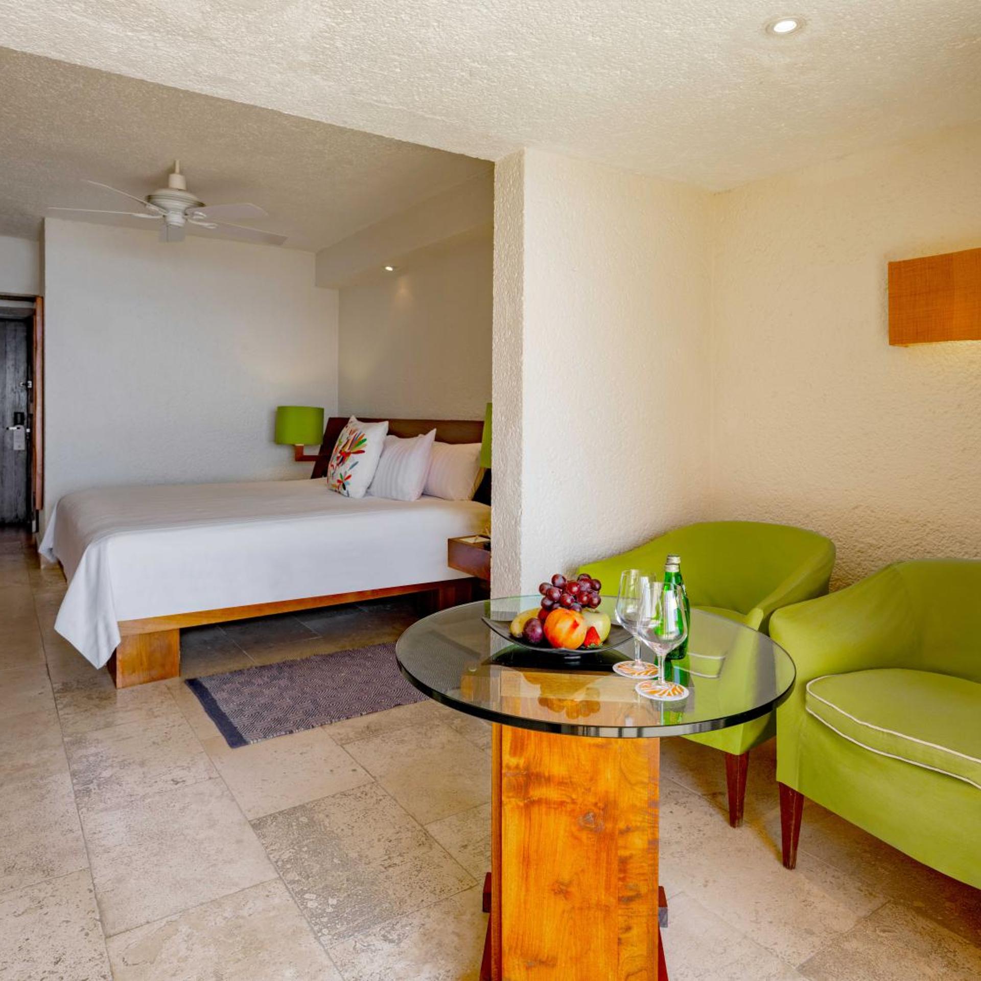 Brisas Beach Club, King Bed, Adult Only, Las Brisas Ixtapa 5/7