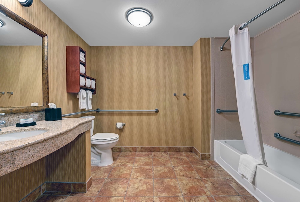 Hampton Inn Deming 19/47