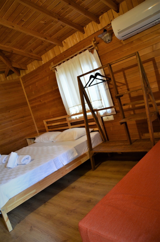 Koala Bungalows 24/49