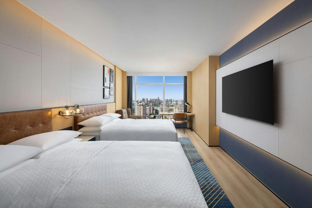 Guest Room, 2 Double Beds, Urban View