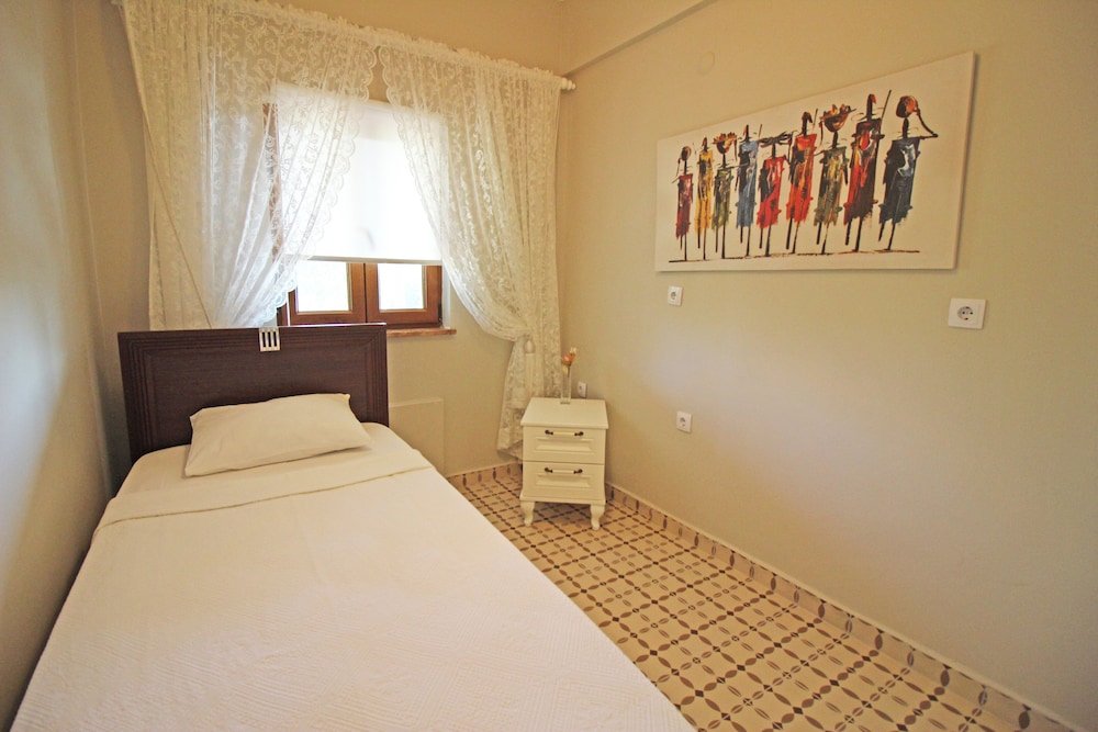 Karina Vineyard House 12/47