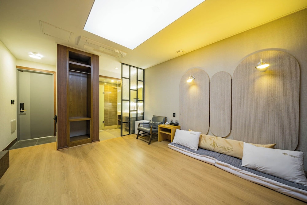 Yeosu Stay Hotel 22/53