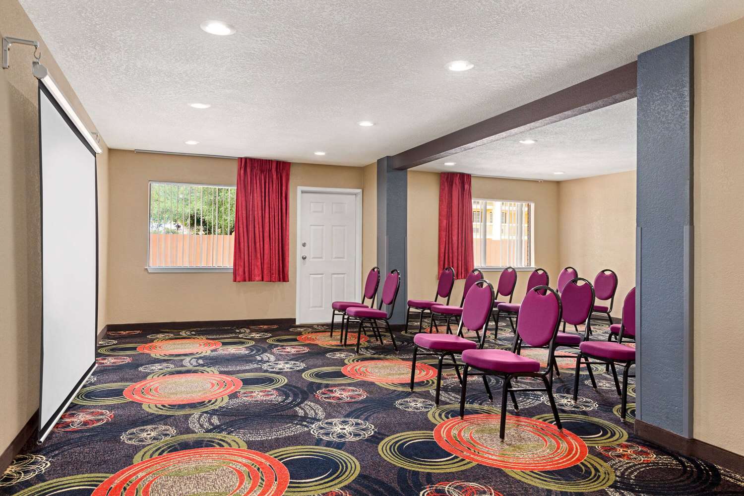 Ramada by Wyndham San Antonio Near SeaWorld/Lackland AFB 56/63