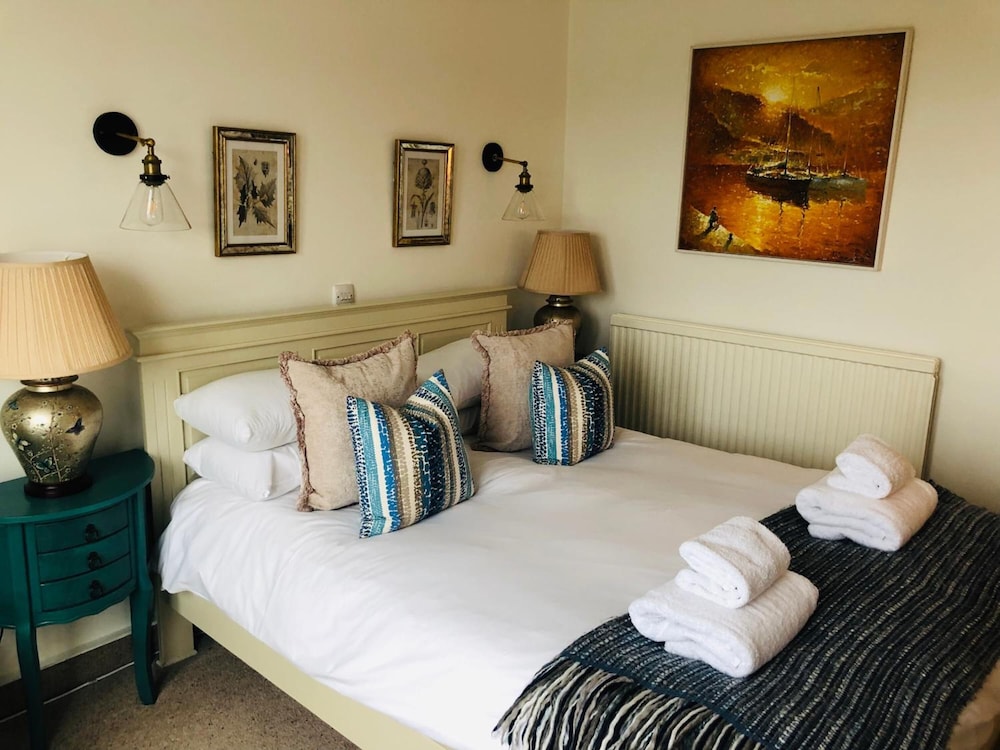 Hotel Wroxham 6/75