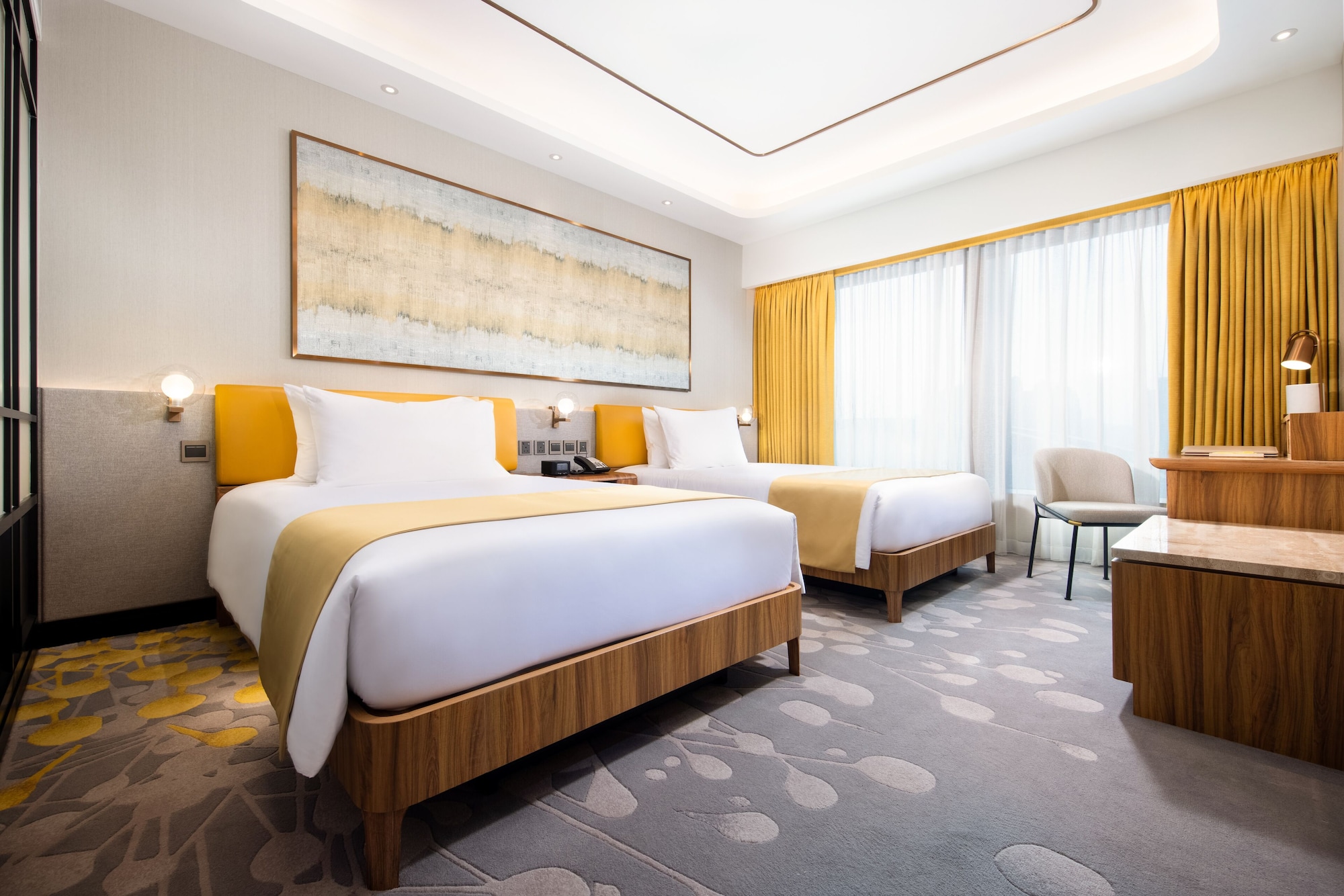 DELUXE, STUDIO, TWIN BEDS