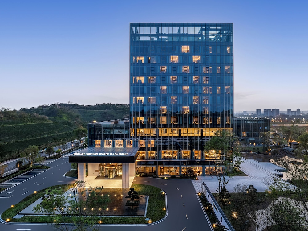 Howard Johnson By Wyndham Guotou Plaza Zigong 1/32