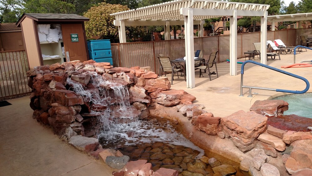 Sedona Pines Resort 30/76