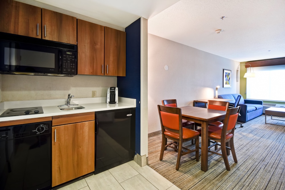 Holiday Inn Express Newport North - Middletown 42/49