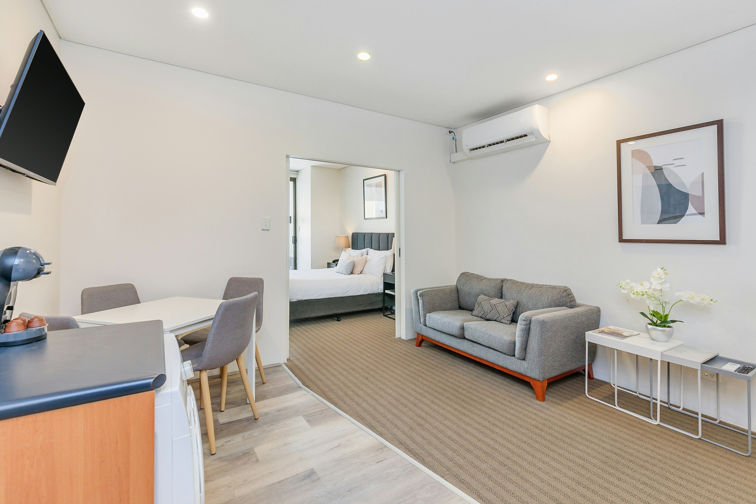 All Suites Perth 62/94