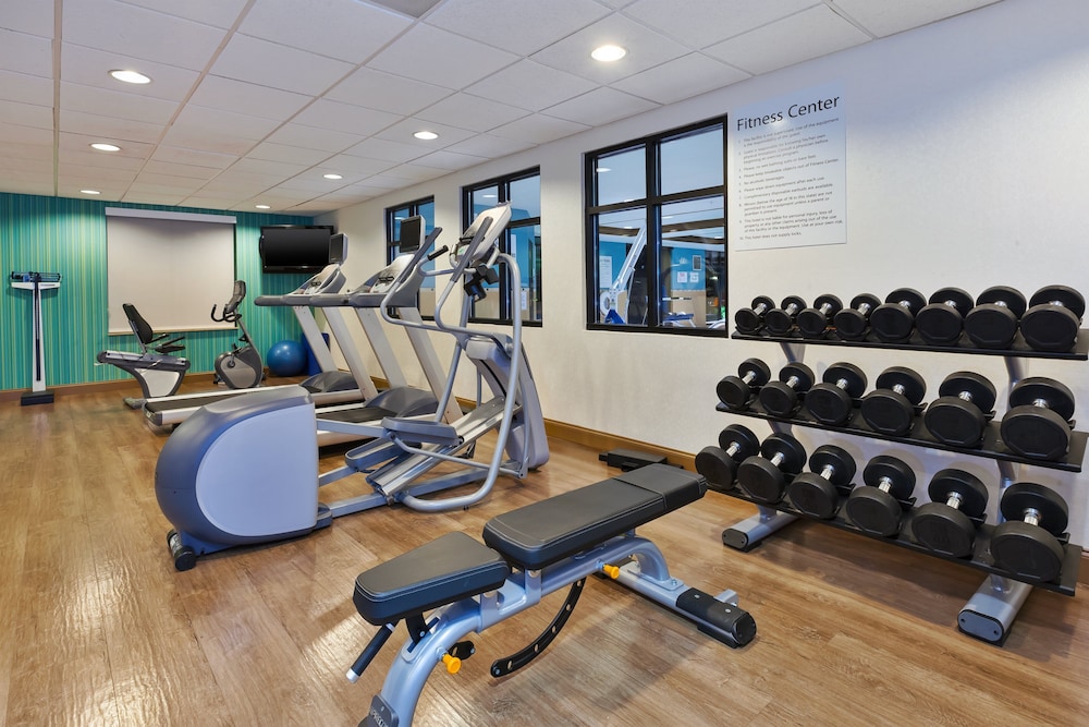 Holiday Inn Express Suites Warminster Horsham 40/63