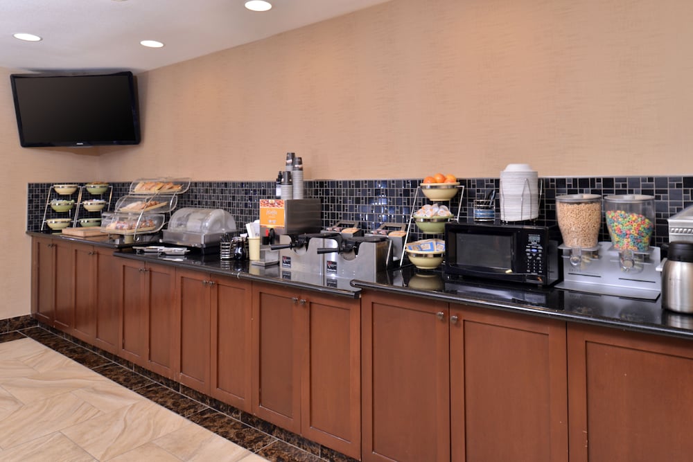 Best Western Woodland Inn 32/39