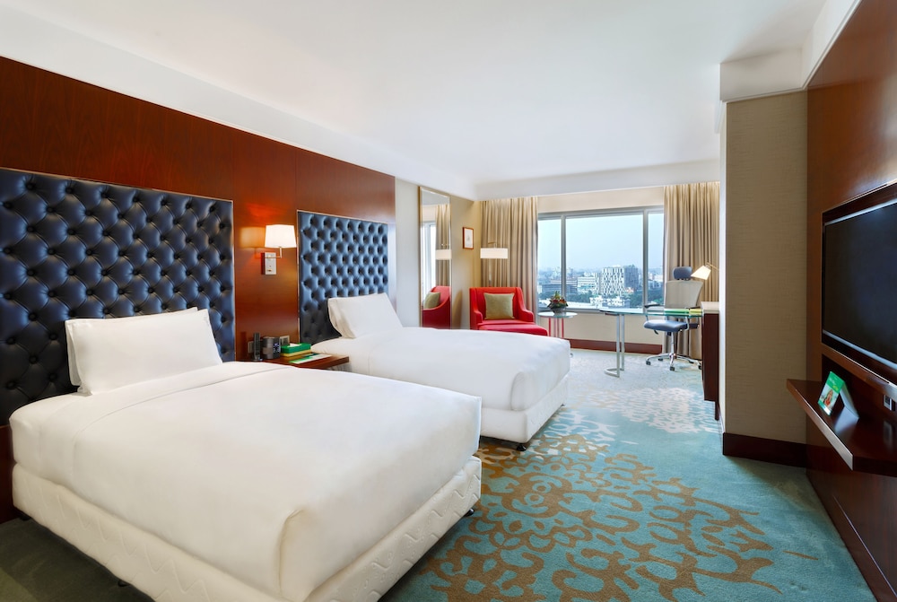 Premium, Twin Beds, City View, Bathtub