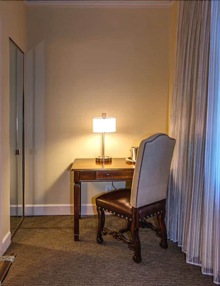 Hotel Bentley 44/50
