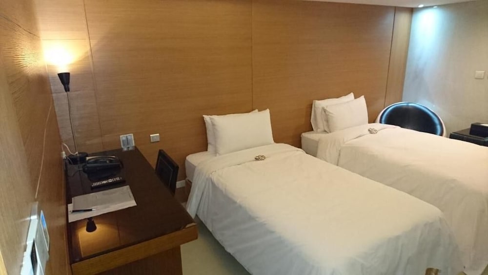 Burgary Hotel 24/50