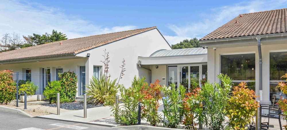 KYRIAD RESIDENCE CABRIES 2/85