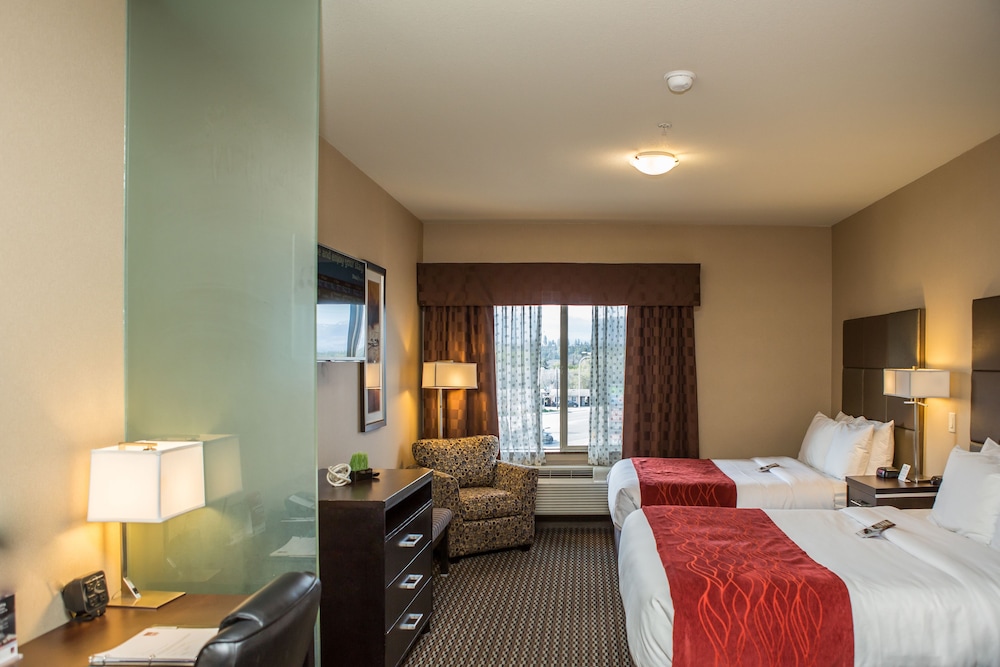 Comfort Suites Kelowna, BC 18/52