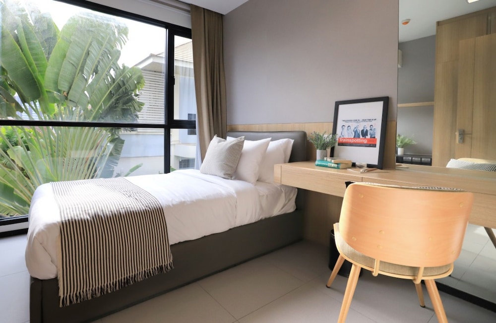 Alix Bangkok Hotel 17/77