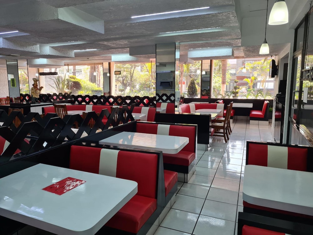 Hotel Las Pergolas 49/68
