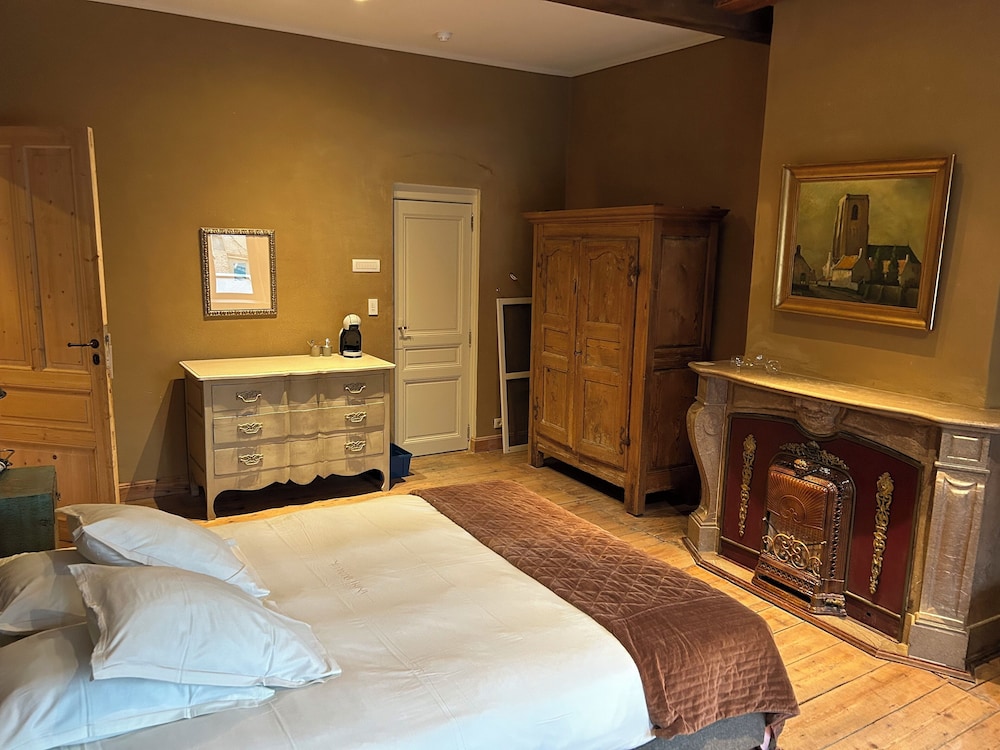 1669 Bed And Breakfast 10/50