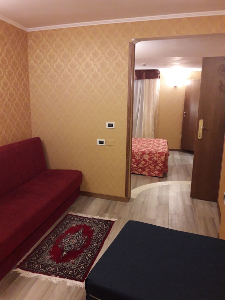 Tintoretto Hotel 38/79