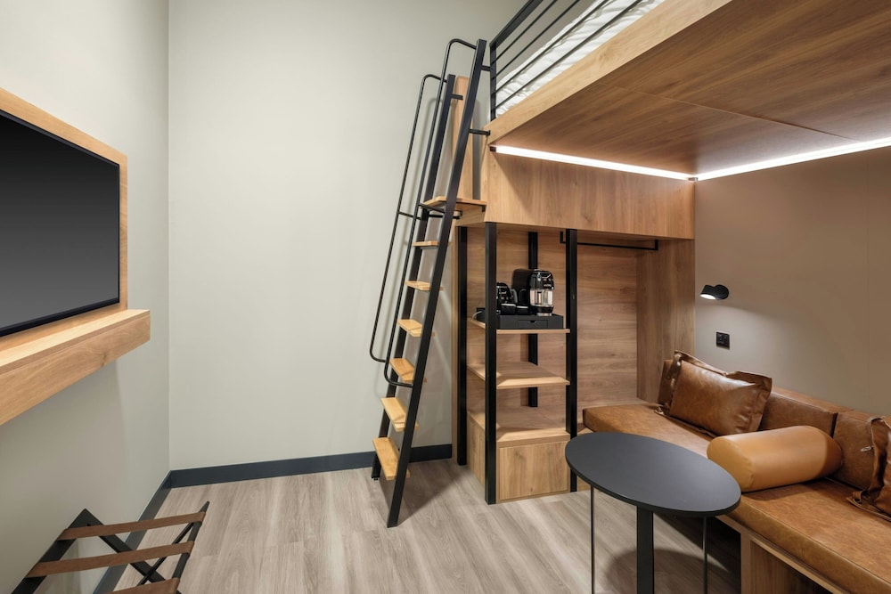 Moxy London Piccadilly Circus 31/47