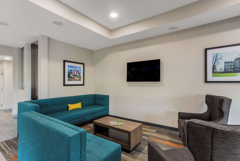 MainStay Suites Bourbonnais - Kankakee 26/47