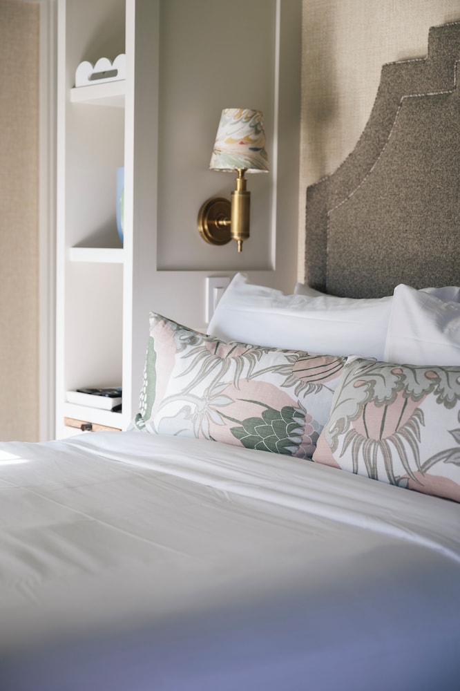 Beacon Hill Hotel & Bistro 16/32
